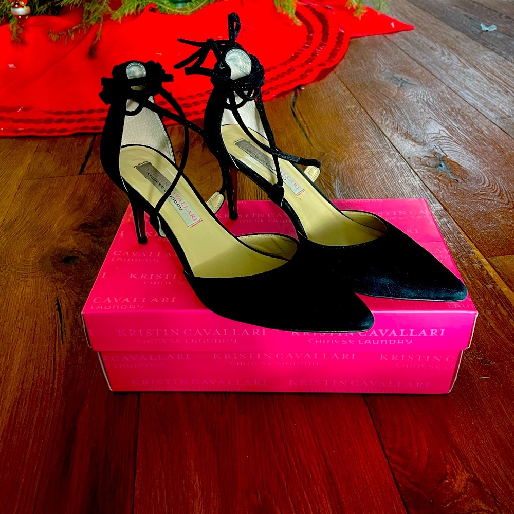 Pointy toe black high heels